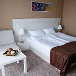 Einstein House & Guest house
