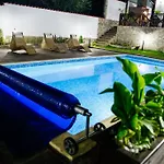 Einstein House & Guest house 3*