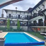 Guest house Einstein House & 3*