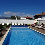 Guest house Einstein House & 3*