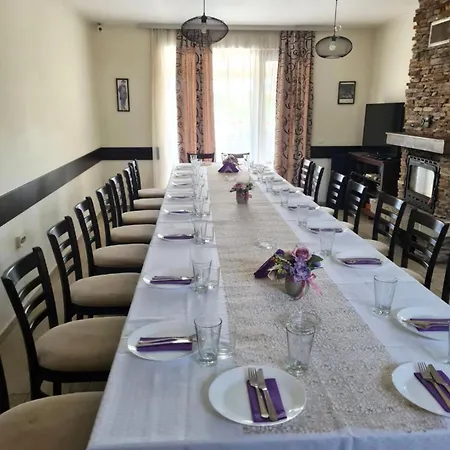 Einstein House & 3*