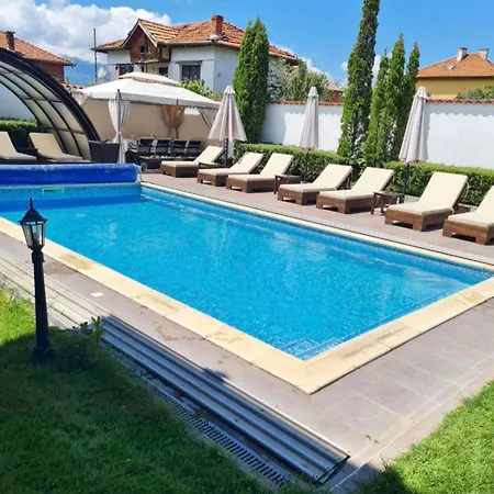 Guest house Einstein House & 3*