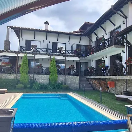 Guest house Einstein House & 3*