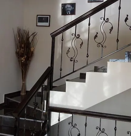 Einstein House & Guest house