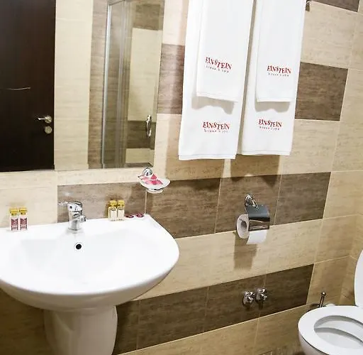 Einstein House & Guest house Marchevo