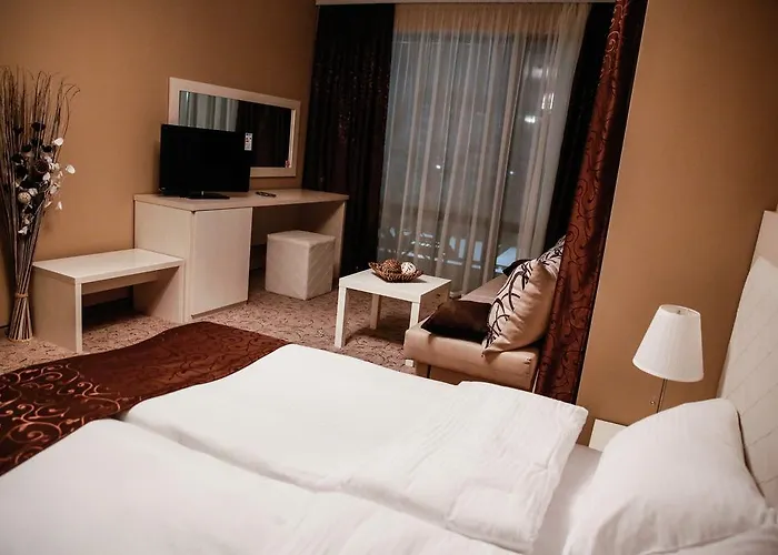 Einstein House & 3* Marchevo