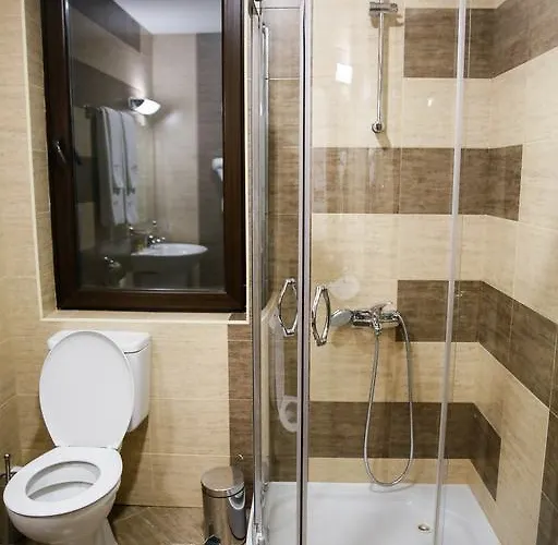 Einstein House & Guest house 3*