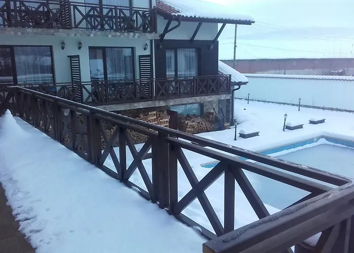 Einstein House & Guest house Marchevo