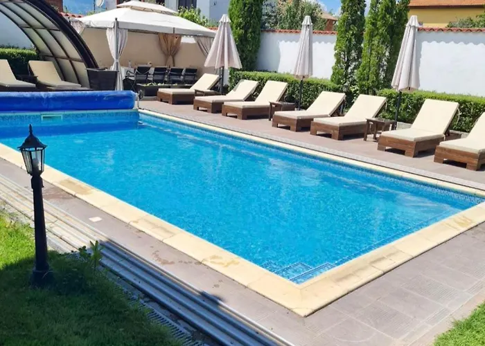 Guest house Einstein House & 3*