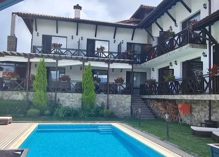 Guest house Einstein House & 3*