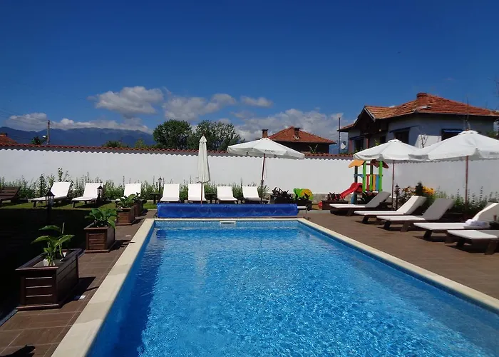 Guest house Einstein House & 3*