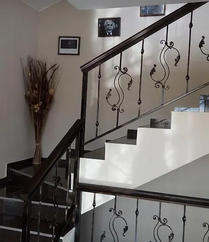 Einstein House & Guest house