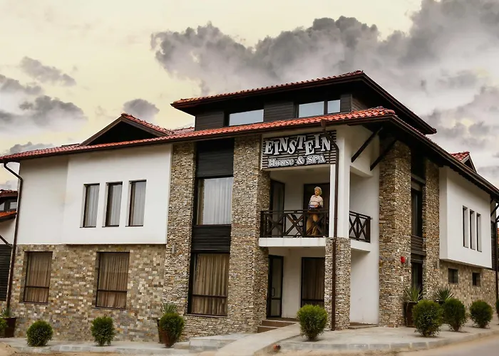 Einstein House & Guest house Marchevo